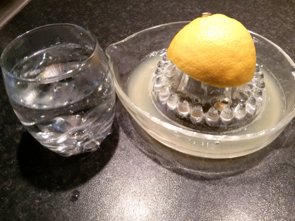 acqua e limone mattina